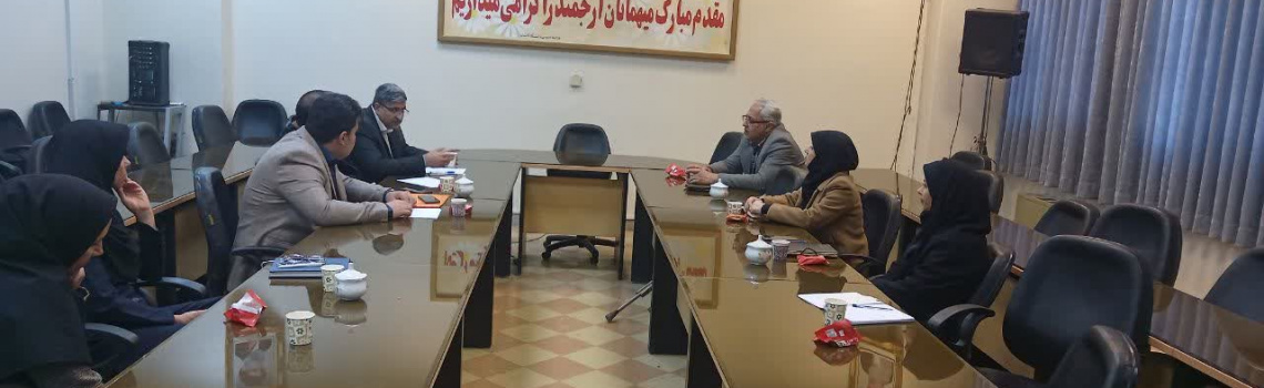 برگزاری نشست مسئولین پژوهشکده اسانس‌ دانشگاه کاشان با رئیس، معاونین و کارشناسان اداره استاندارد کاشان