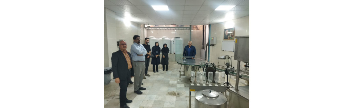 بازدید رئیس، اعضای هیئت علمی و کارکنان پژوهشکده اسانس از کارگاه صنعتی خاندایی واقع در شهر قمصر