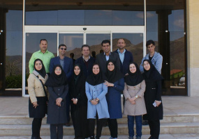 گزارش تصویری از بازدید دانشجویان رشته گیاهان دارویی دانشگاه صنعتی اصفهان از پژوهشکده
