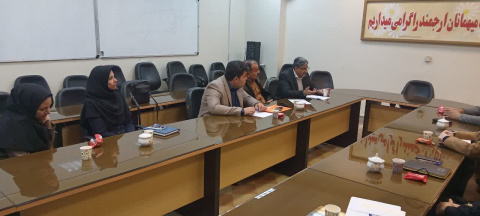 برگزاری نشست مسئولین پژوهشکده اسانس‌ دانشگاه کاشان با رئیس، معاونین و کارشناسان اداره استاندارد کاشان